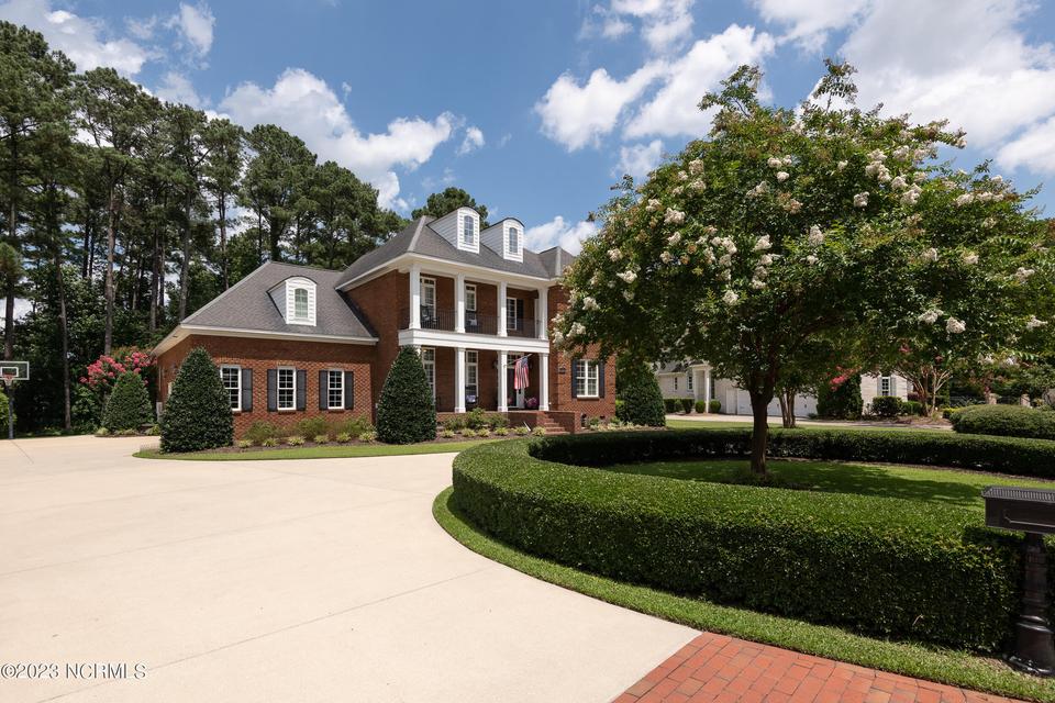  532 Westminster Cir, Greenville, NC 27858 photo 4