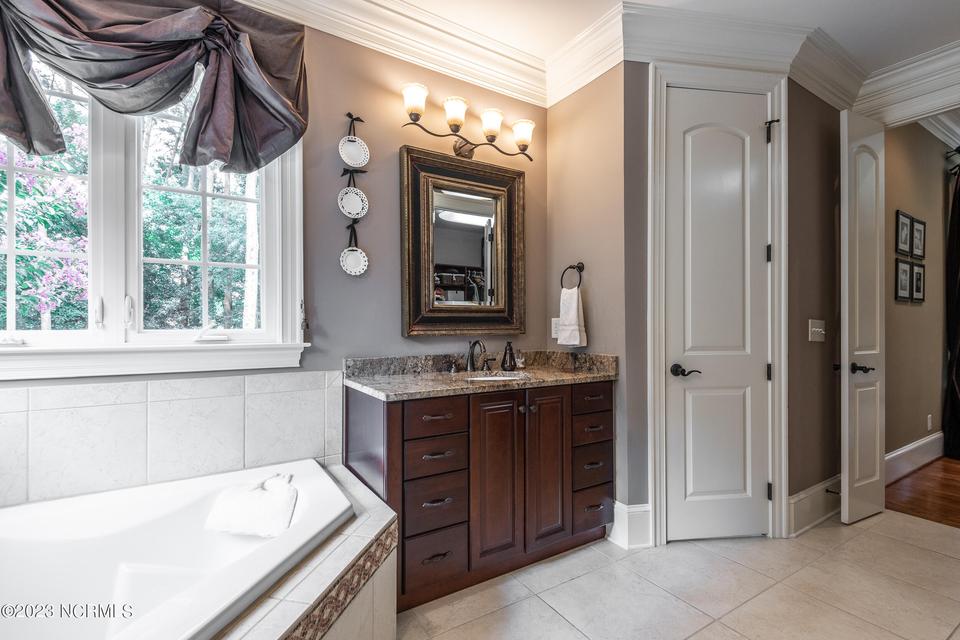  532 Westminster Cir, Greenville, NC 27858 photo 65