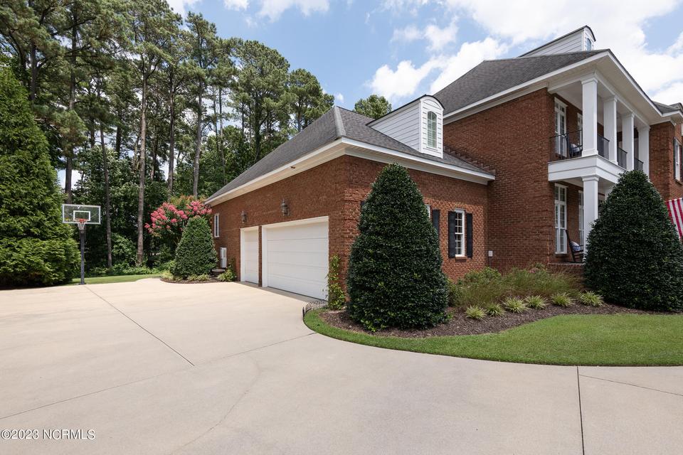 532 Westminster Cir, Greenville, NC 27858 photo 8