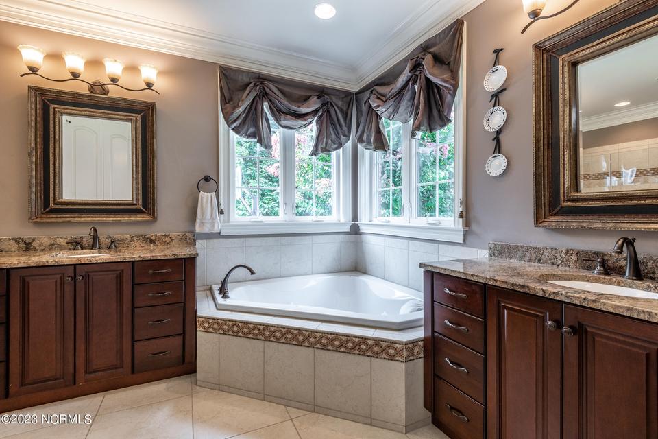  532 Westminster Cir, Greenville, NC 27858 photo 63