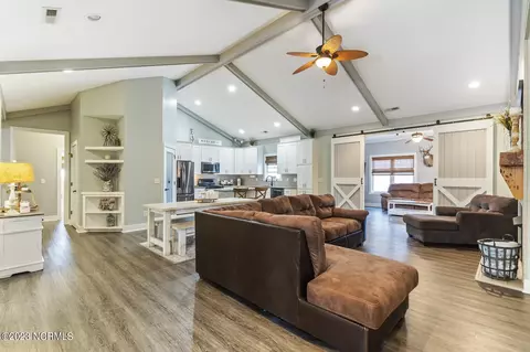949 Dan Owen Dr, Hampstead, NC 28443 photo 9