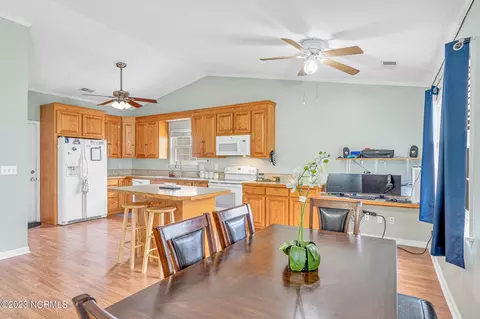 102 Avon Dr, Hubert, NC 28539 photo 7