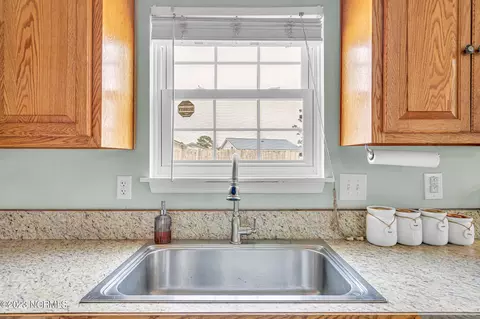 102 Avon Dr, Hubert, NC 28539 photo 9