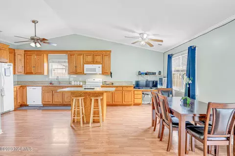 102 Avon Dr, Hubert, NC 28539 photo 6