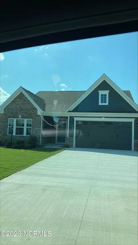 317 Garland St, Moyock, NC 27958