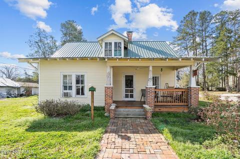 502 E 3rd Ave, Chadbourn, NC 28431