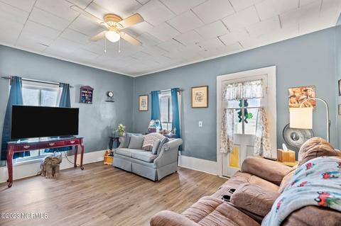 502 E 3rd Ave, Chadbourn, NC 28431 photo 6