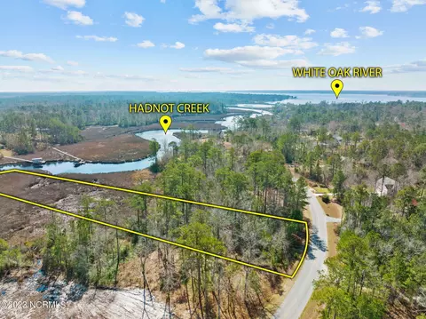 236 White Oak Bluff Rd, Stella, NC 28582