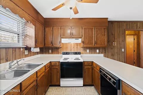 438 3rd St, Sunset Beach, NC 28468 photo 27