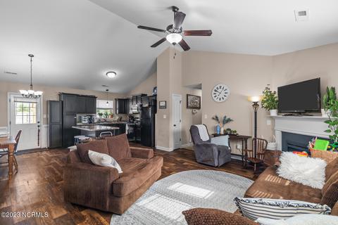 210 Brice Ct, Hubert, NC 28539 photo 8