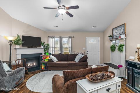 210 Brice Ct, Hubert, NC 28539 photo 5