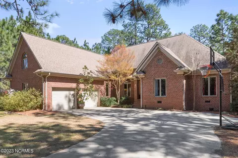 8 Maples Ln, Pinehurst, NC 28374 photo 2