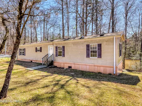 225 River Rd, Blounts Creek, NC 27814