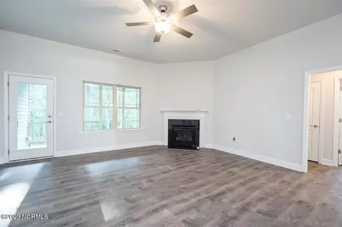 931 Eakins Ln, Richlands, NC 28574 photo 11