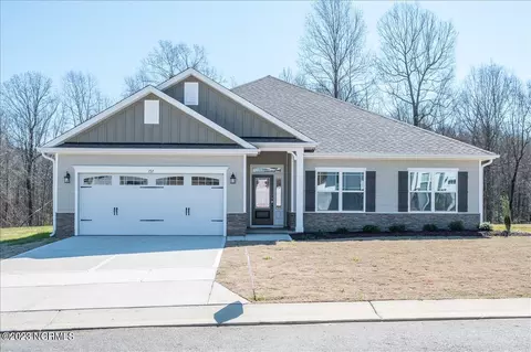 931 Eakins Ln, Richlands, NC 28574 photo 1