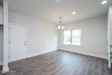 931 Eakins Ln, Richlands, NC 28574 photo 8