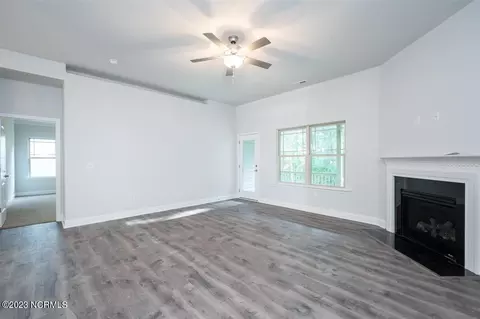 931 Eakins Ln, Richlands, NC 28574 photo 12