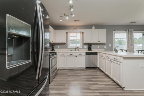 124 Daphne Dr, Hubert, NC 28539 photo 8