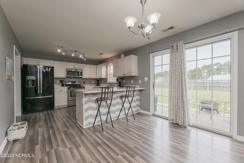 124 Daphne Dr, Hubert, NC 28539 photo 11