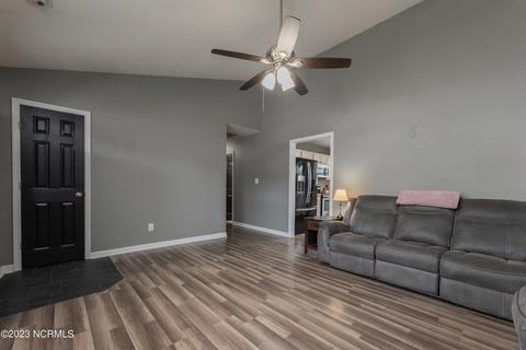 124 Daphne Dr, Hubert, NC 28539 photo 5