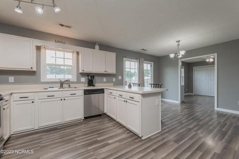 124 Daphne Dr, Hubert, NC 28539 photo 7