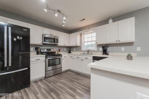 124 Daphne Dr, Hubert, NC 28539 photo 9