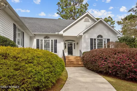 65 Mcqueen Rd, Pinehurst, NC 28374 photo 2