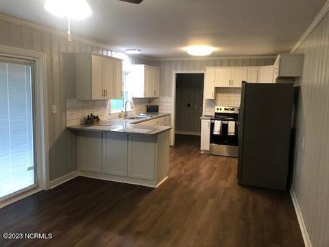 409 E 5th St, Washington, NC 27889 photo 5