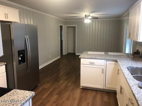 409 E 5th St, Washington, NC 27889 photo 6
