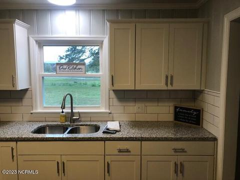 409 E 5th St, Washington, NC 27889 photo 8