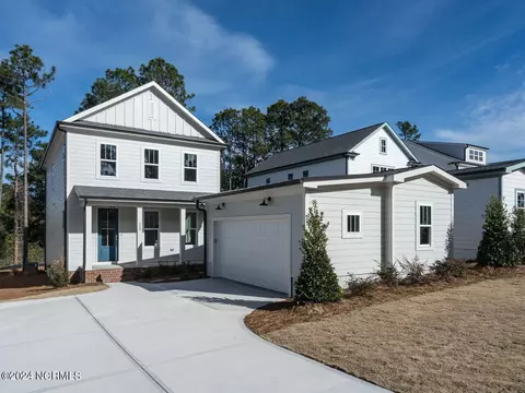 323 Braden Rd, Southern Pines, NC 28387