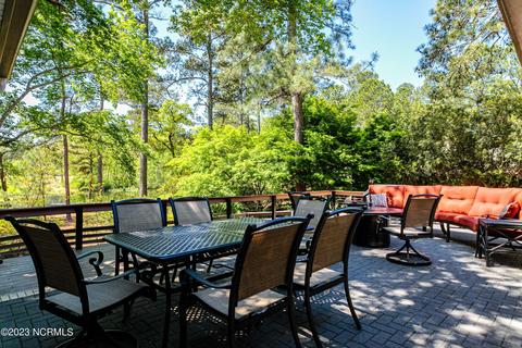 32 Thunderbird Cir, Pinehurst, NC 28374 photo 2