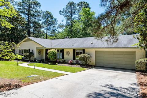 32 Thunderbird Cir, Pinehurst, NC 28374 photo 1