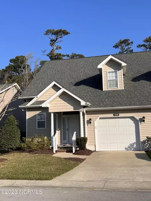 512 Village Green Dr #B, Morehead City, NC 28557