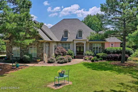 110 Rachels Point Rd, West End, NC 27376