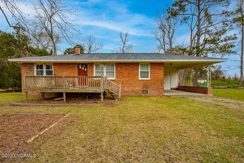 406 Vance St, Bayboro, NC 28515