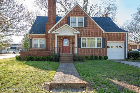 205 Sycamore St, Clinton, NC 28328