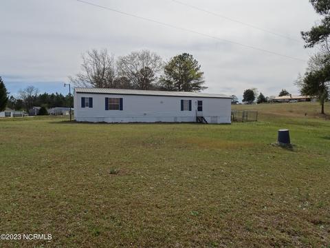 645 Thurlow Lake Rd, Carthage, NC 28327