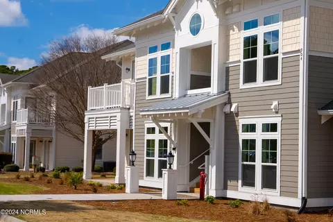 2537 St James Dr #904, Southport, NC 28461