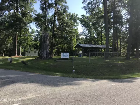 5556 Lots Lennon St, Whiteville, NC 28472