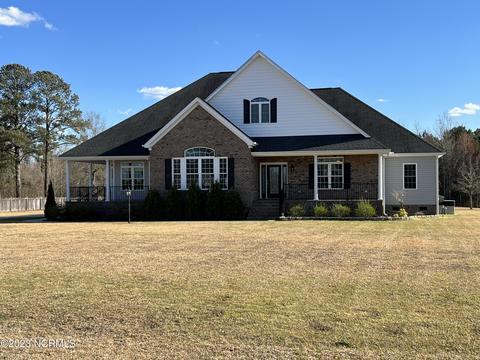 114 Plantation Creek Dr, Vanceboro, NC 28586