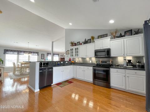 116 Mulberry Cir, Hampstead, NC 28443 photo 21