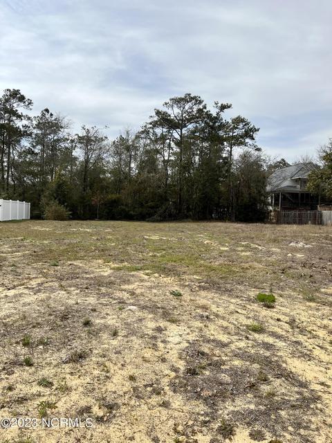 103 NW 21st St, Oak Island, NC 28465