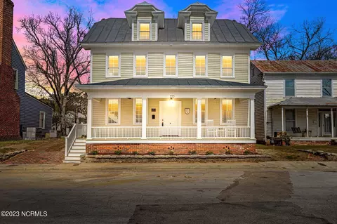 220 E Water St, Washington, NC 27889