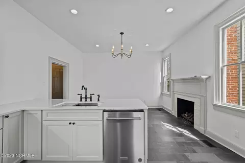 220 E Water St, Washington, NC 27889 photo 17