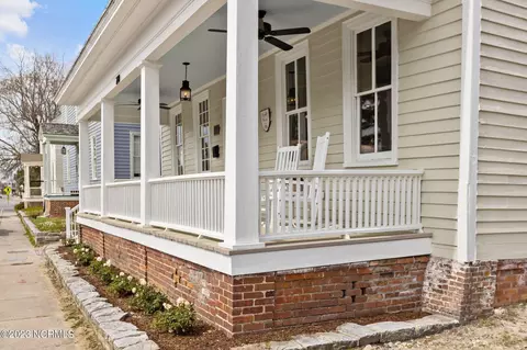 220 E Water St, Washington, NC 27889 photo 4