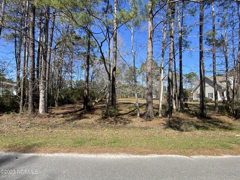215 Country Club Dr SW, Shallotte, NC 28470