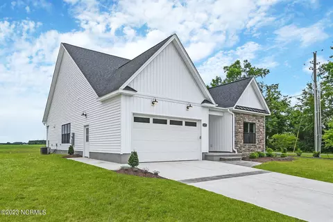 1075 Montevallo Ln, Ayden, NC 28513