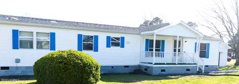 408 Nelson St, Mount Olive, NC 28365 photo 2