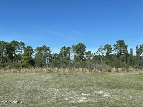 2 Greenview Ranches Dr, Wilmington, NC 28411